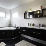salle de bain noir et blanche